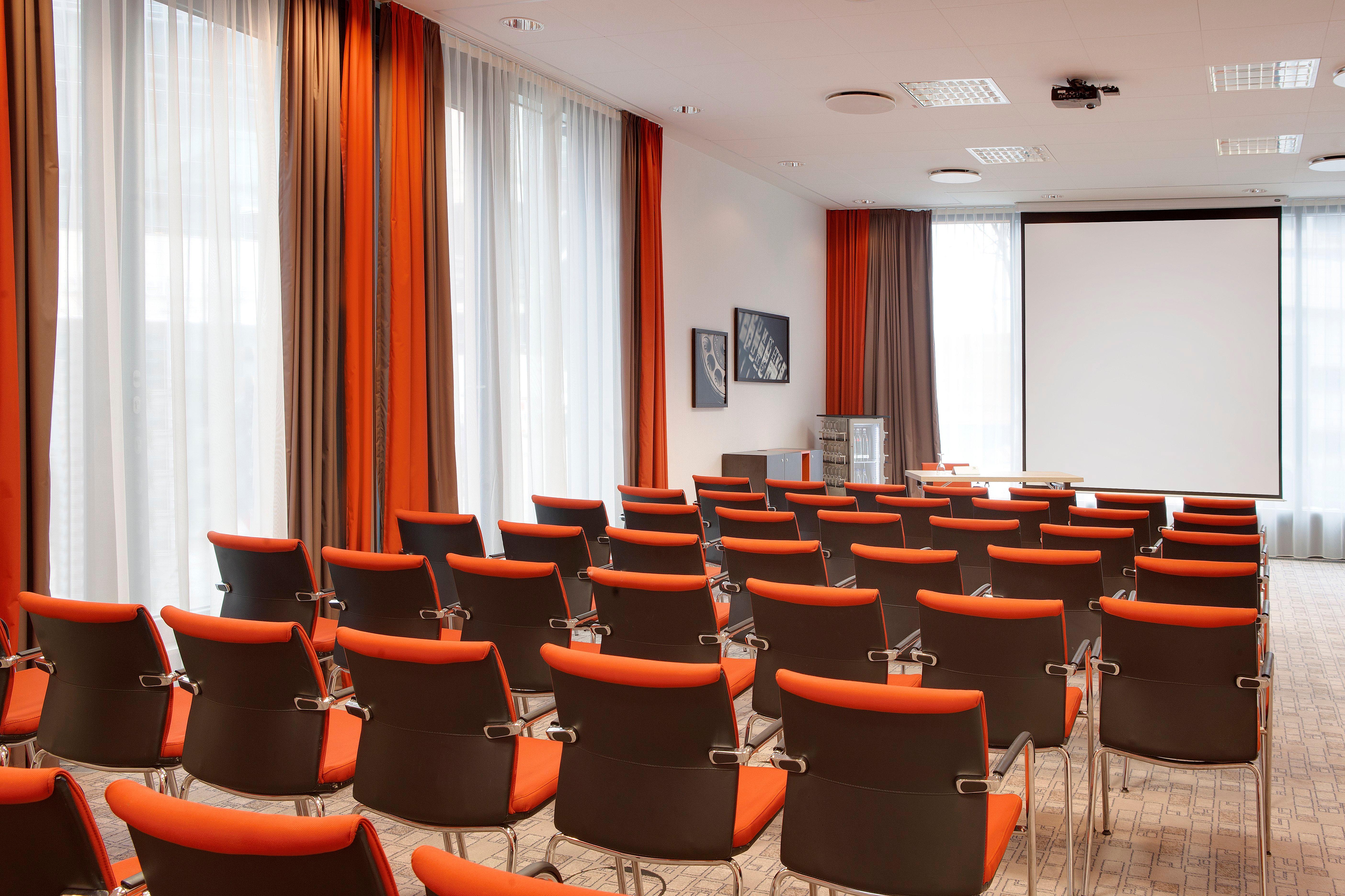 Hotel East Side By Ihg Berlim